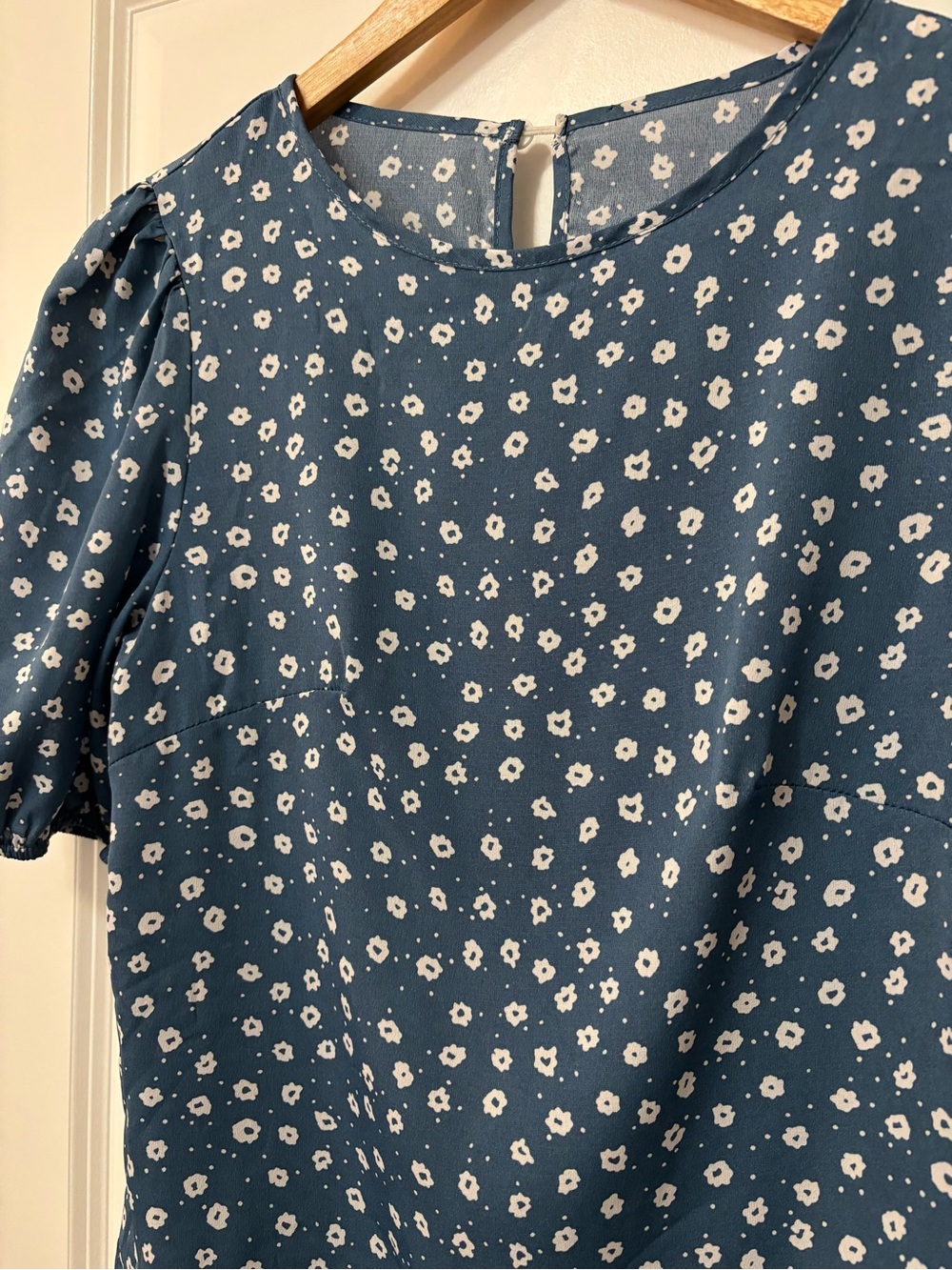 Unbranded Cornflower Blue Floral Print Puff Sleeve Short-Sleeve Top, Size S - Picture 3 of 5